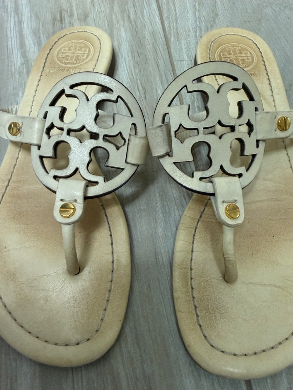 Tory Burch Neutral Beige Leather Logo Thong Sandals - Picture 3 of 3